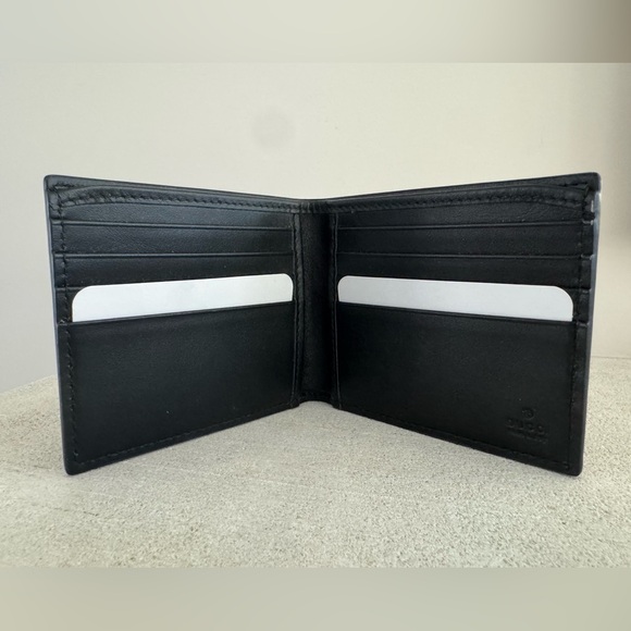 GUCCI Black Leather Bifold Wallet Gold Logo Gift Ready - Picture 3 of 8